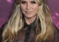 Heidi Klum choca com casaco de pele e tanga ao anunciar nova música