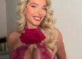 Helen Flanagan fala sobre a 'confusão que sentiu sobre sua sexualidade' ao revelar como a cena foi cortada de Celebs Go Dating por causa de seus medos