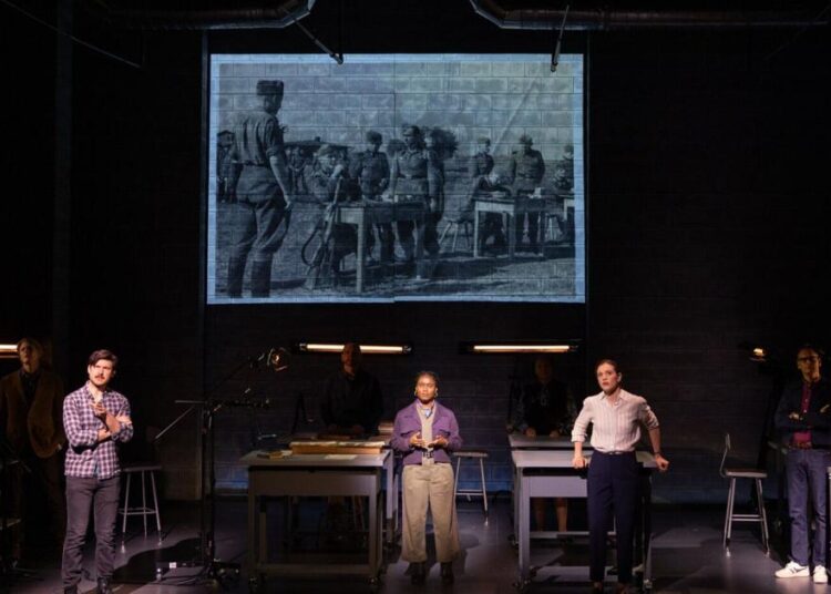 'Here There Are Blueberries' revela um novo lado chocante de Auschwitz | Entretenimento