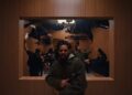 J. Cole conta a história de vida ao contrário no vídeo 'Disc 2 Track 2'