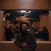 J. Cole conta a história de vida ao contrário no vídeo 'Disc 2 Track 2'