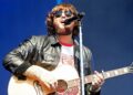 James Arthur provoca os fãs com novas músicas antes da 'Pisces Tour 2026'