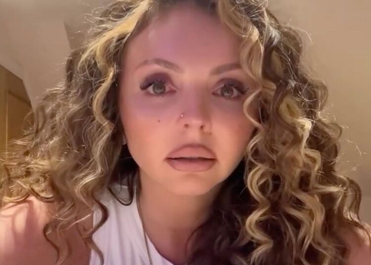 Jesy Nelson foi inundada com o apoio de amigos, incluindo o ex Chris Hughes, após o diagnóstico