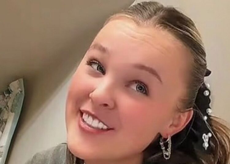 JoJo Siwa parece muito diferente enquanto planeja o próximo grande passo com Chris Hughes