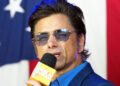 John Stamos emite declaração sobre o ICE