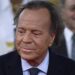 Julio Iglesias nega acusações de agressão sexual: 'Absolutamente falsa'