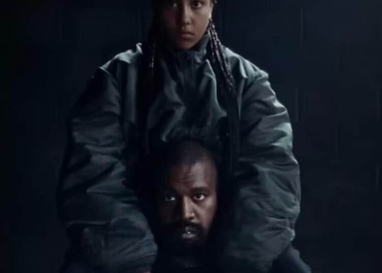 Kanye West compartilha momento surpresa no palco com a filha North durante show na Cidade do México