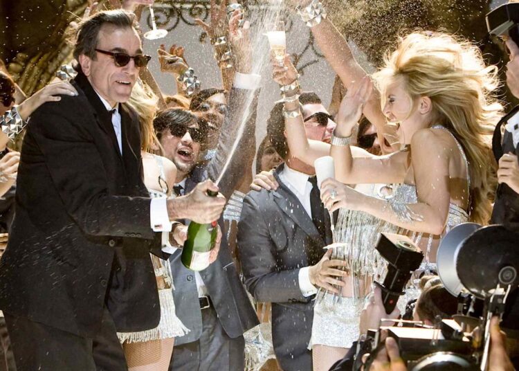 Kate Hudson revela cartas que Daniel Day-Lewis costumava enviar para seu camarim escritas em personagem: ‘Uma experiência’