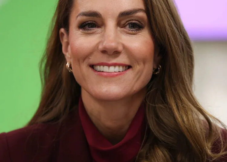 Kate Middleton faz uma aparição surpresa com o príncipe William no primeiro passeio real de 2026