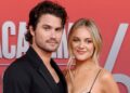 Kelsea Ballerini declara que o PDA está pronto para 2026 após a reunião de Chase Stokes