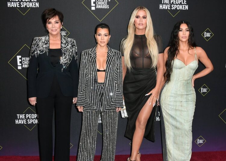 Khloe Kardashian revela como sua família lida com a divisão de custos – NBC10 Filadélfia