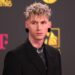 MGK lança sua música que vazou após oito anos