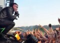 Marilyn Manson co-liderando o Blossom Music Center com Rob Zombie
