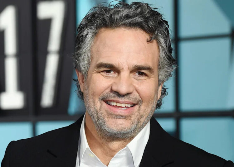 Mark Ruffalo faz uma declaração política contundente enquanto provoca a candidatura ao cargo