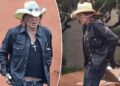 Mickey Rourke hospedado em hotel de luxo em West Hollywood após crowdfunding para evitar despejo