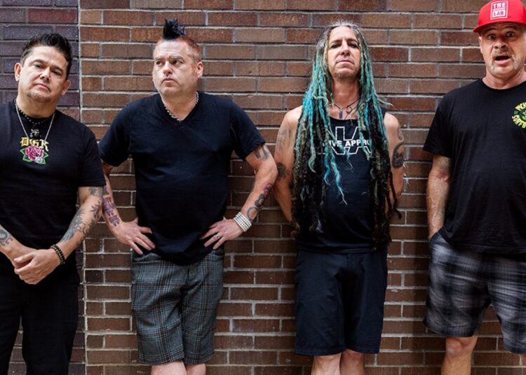 NOFX anuncia novo documentário ‘40 Years of F-ckin’ Up’: Assistir ao trailer