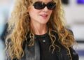 Nicole Kidman volta aos anos 90 com seus cachos naturais e bagunçados