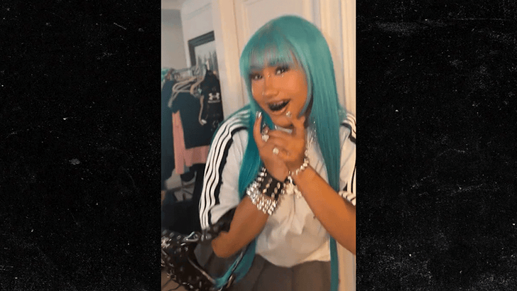 North West mostra novos piercings e grelhas pretas para todos os que odeiam