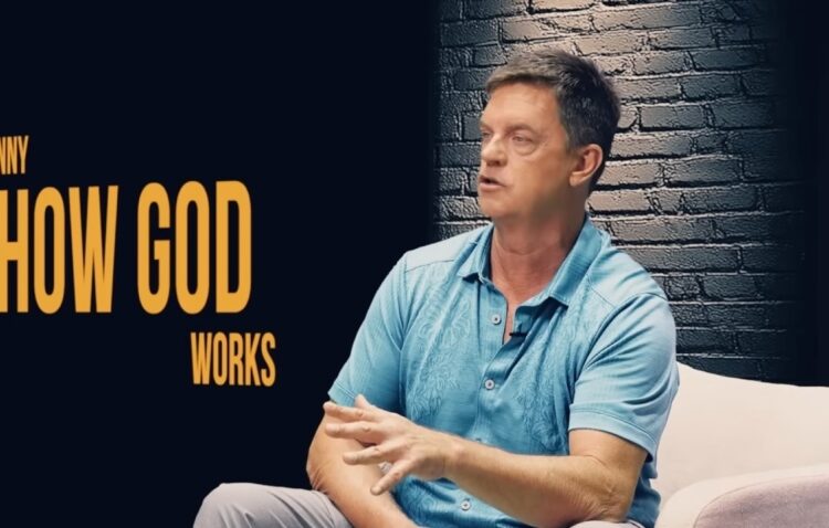 Durante um episódio de 24 de dezembro de seu podcast