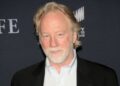 O diretor Timothy Busfield se entrega às autoridades do Novo México após ser procurado por acusações de abuso sexual infantil