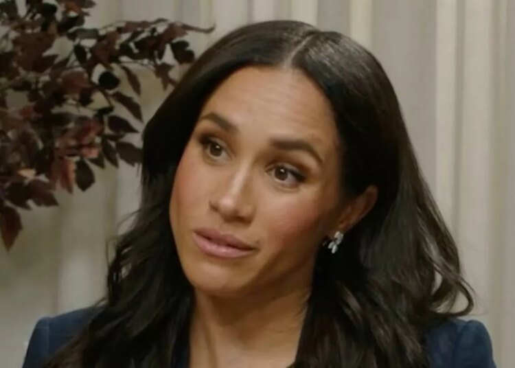 O movimento 'estratégico' de Meghan Markle pouco antes da dramática visita do Príncipe Harry ao Reino Unido