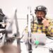 O podcast 'Ear Hustle' teve o apresentador perdoado. Veja um show ao vivo em Los Angeles