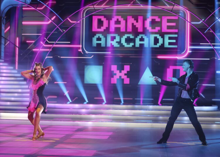 O que as celebridades estão fazendo na noite de cinema do Dancing with the Stars