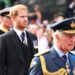 O rei Charles evitará o príncipe Harry durante a viagem ao Reino Unido por temer que negociações privadas possam vazar: especialistas