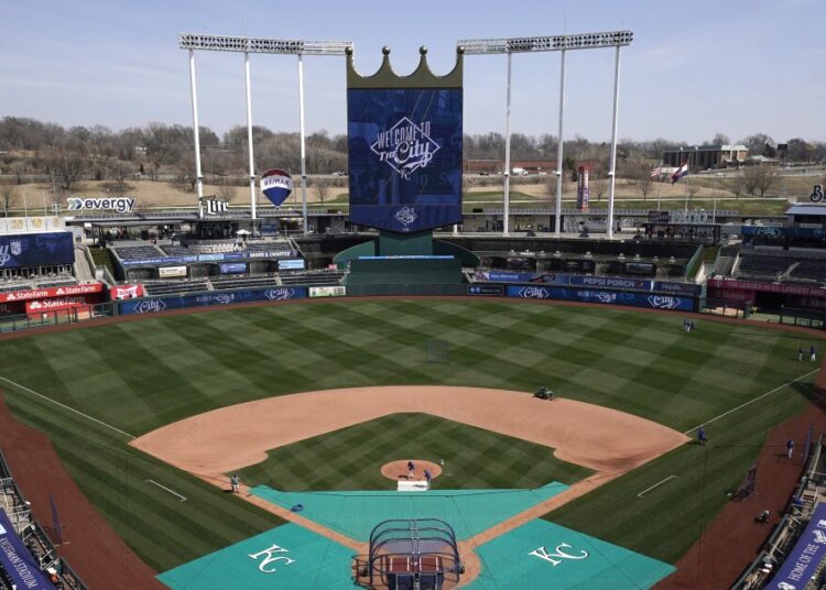 Os Royals foram eliminados em um estádio de Clay County. Quais locais restam? | KCUR