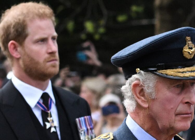 Por que o príncipe Harry provavelmente não verá o rei Charles em sua visita ao Reino Unido