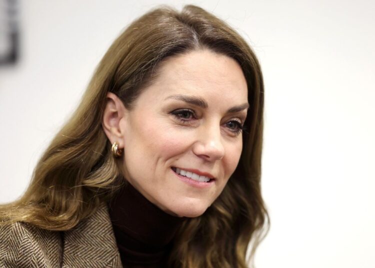 Princesa de Gales revela que seus filhos 'gostam de tocar bateria' durante visita a Bradford