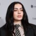 Quão real é Charli XCX estar no ‘momento’?