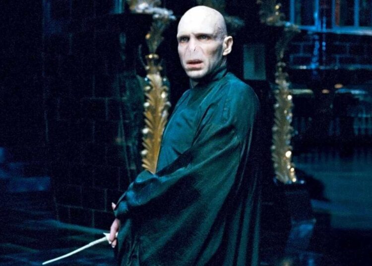 Quem está interpretando Voldemort na série ‘Harry Potter’?