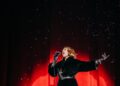 RAYE iniciou sua turnê 'THIS TOUR MAY CONTAIN NEW MUSIC' na Polônia