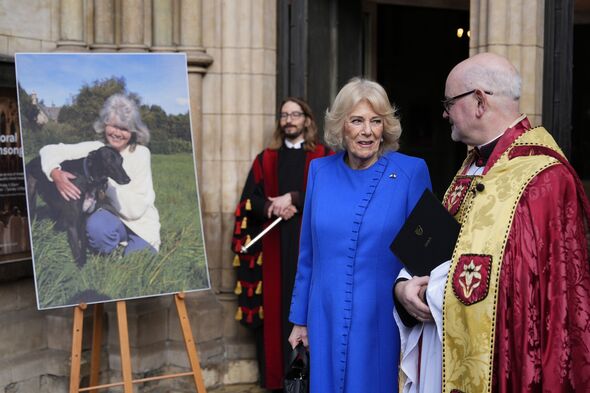 Rainha Camilla junta-se a celebridades no memorial de Dame Jilly Cooper | Real | Notícias