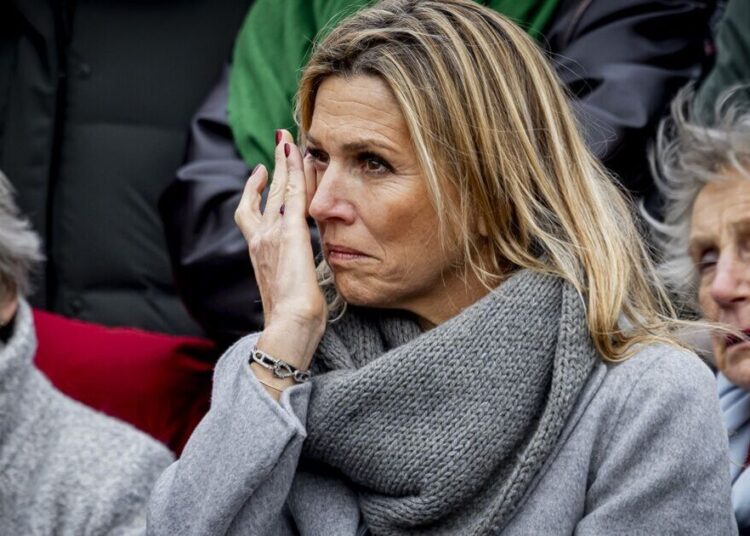 Rainha em lágrimas durante marco importante para querido membro da família | Real | Notícias