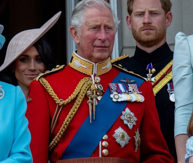 'Ramo de oliveira' de King's Highgrove para Harry: Charles poderia oferecer ao duque e Meghan sua amada propriedade rural privada como lugar para ficar se eles visitarem o Reino Unido juntos este ano, dizem fontes da realeza