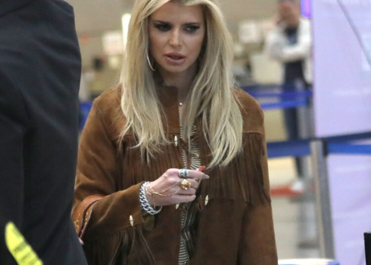 Resumo de mídia social de celebridades para 11 de março de 2025, incluindo o cinturão de Jessica Simpson, me deixou abalado e não no bom sentido