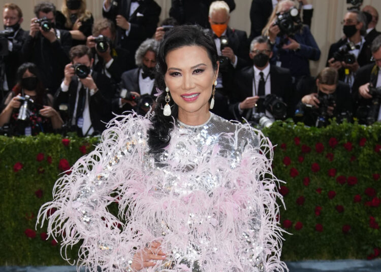 Resumo de mídia social de celebridades para 21 de janeiro de 2025, incluindo Wendi Deng, curiosamente ausente da inauguração de ontem