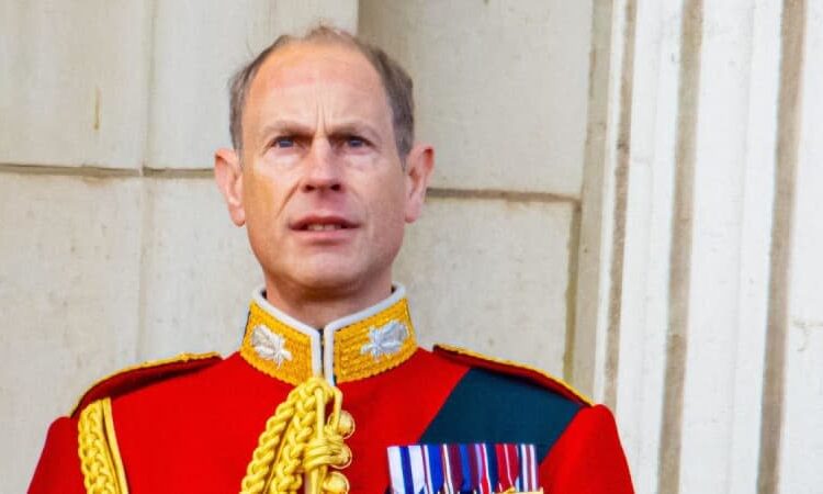Revelado: O outro príncipe real pagando 'aluguel de pimenta' no estilo Andrew Mountbatten-Windsor em uma mansão de 120 quartos