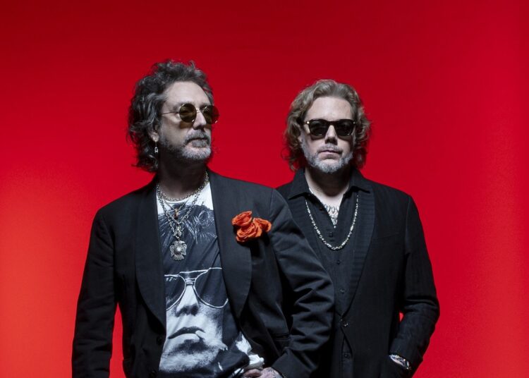 Rich Robinson reflete sobre as novas músicas dos Black Crowes