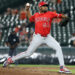 Royals contrata Hector Neris para acordo com a liga secundária