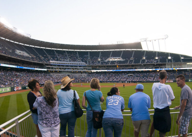 Royals se moverão nas cercas do Kauffman Stadium; céu dificilmente cairá