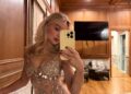 Sabrina Carpenter mostra vestido totalmente transparente e cheio de joias nas fotos da véspera de Ano Novo