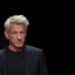 Sean Penn fumando no Globo de Ouro é um meme instantâneo