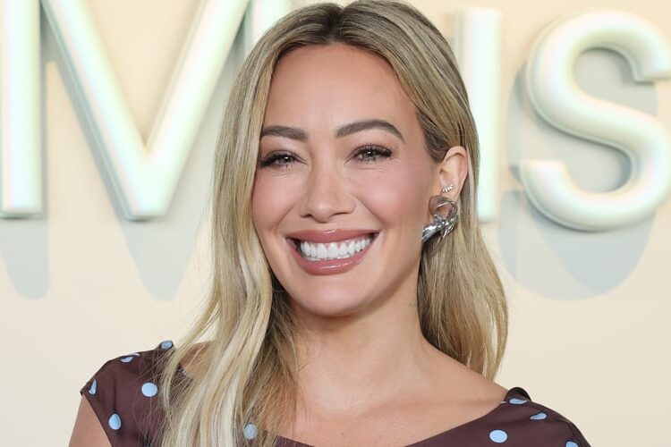 Setlist de Hilary Duff revelado para a turnê de 2026 – Novas músicas e estreias ao vivo reveladas! | Concertos, Hilary Duff, Música, Set List, setlist | Notícias e fofocas sobre celebridades | Entretenimento, fotos e vídeos