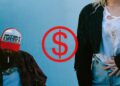 Slayyyter anuncia novo álbum ‘WOR$T GIRL IN AMERICA’: Ouça “DANCE…”