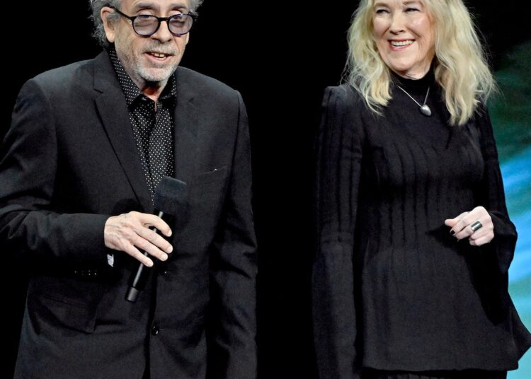 Tim Burton sobre a morte de Catherine O'Hara