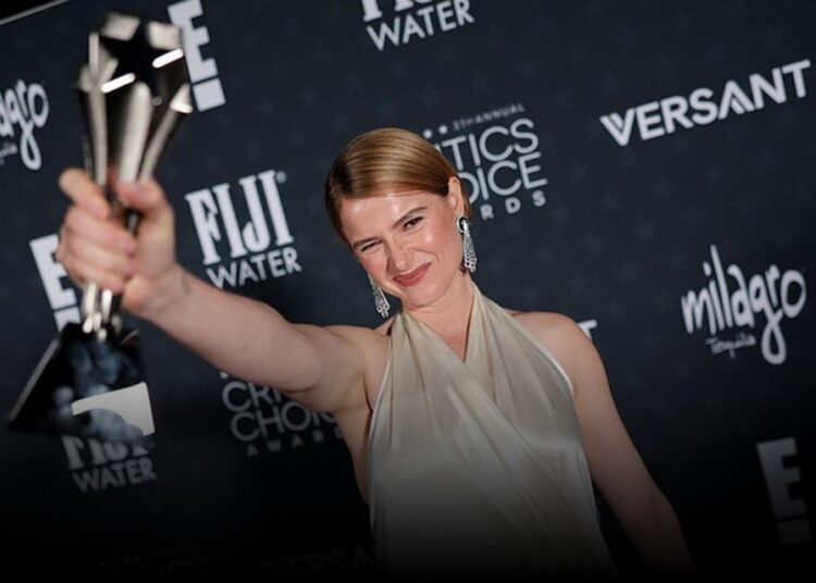 Uma grande vitória irlandesa e declarações de amor – sete momentos de destaque do Critics Choice Awards na noite passada
