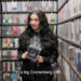 Veja Charli XCX escolher alguns filmes favoritos no armário da Criterion Collection